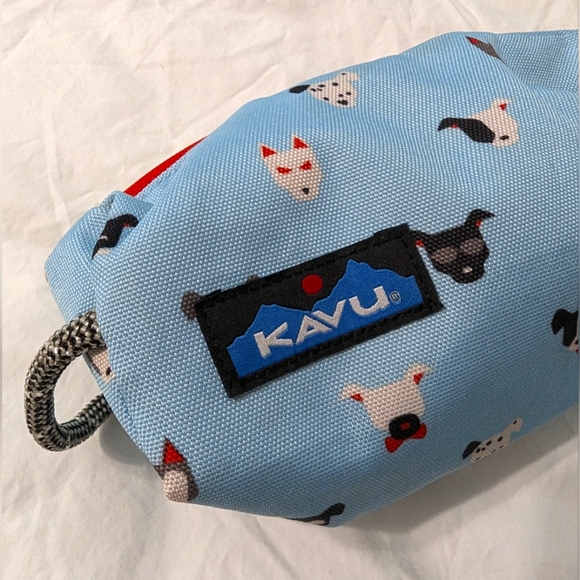 Kavu One Of A Kind Dog Print Zip Pouch Bag - Picture 2 of 7